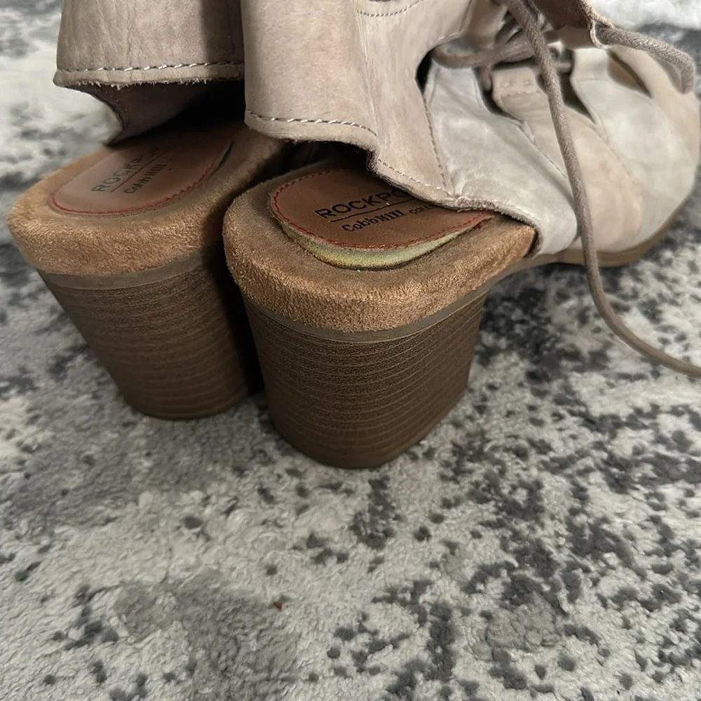 Rockport lace up casual block heels  in beige earth tones